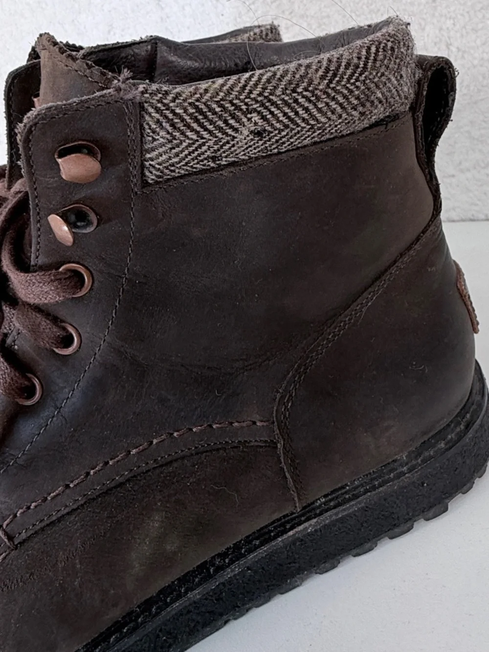 UGG Mens Leather Lace Up Boots Brown Moc Toe Size 10 Rugged Waterproof boots